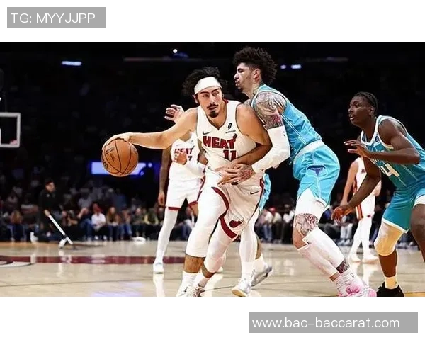 哈克斯表现出色14投7中贡献17分4篮板3助攻1盖帽助球队取得胜利